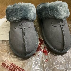 UGG women’s coquette shearling slippers Womens Size 8 - Men’s Size 7